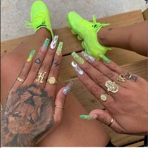 Meet your Posher, Royalty